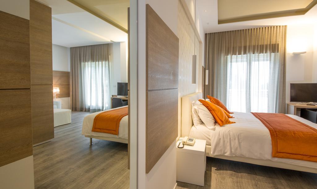 Hotel Aurora Лідо-ді-Єзоло Екстер'єр фото